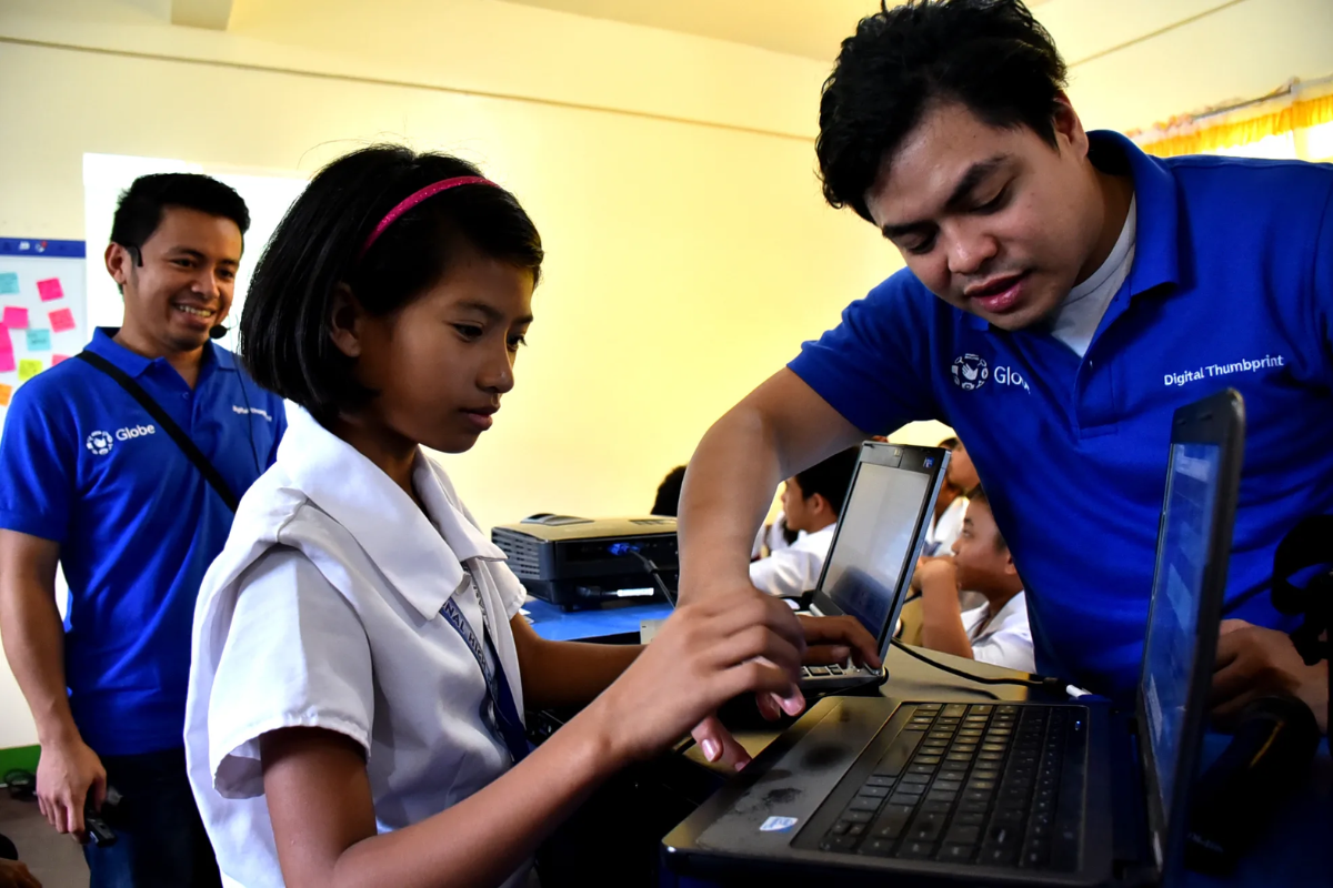 SOLON BACKS SATELLITE INTERNET SERVICES FOR PUBLIC SCHOOLS - The POST