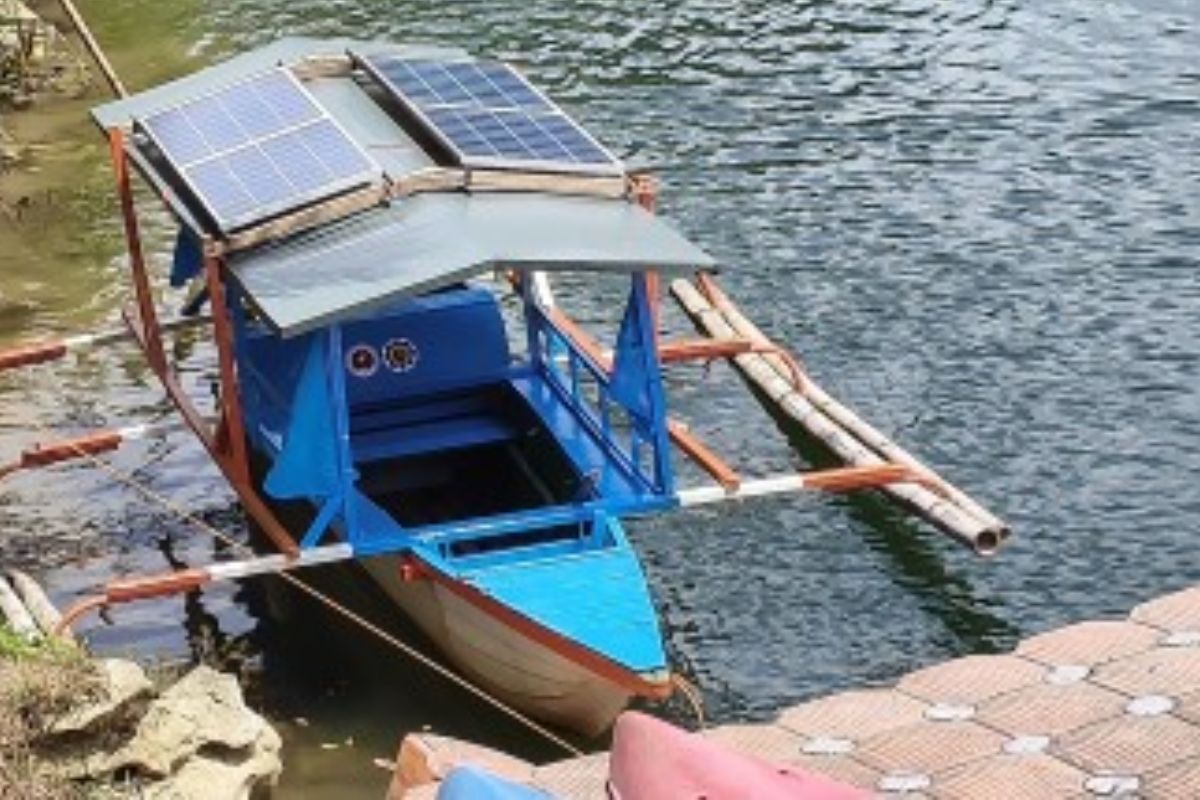 ENGINEERING STUDENTS BUILD SOLAR-POWERED BOAT FOR SAMAR ECO-TOURISM ...